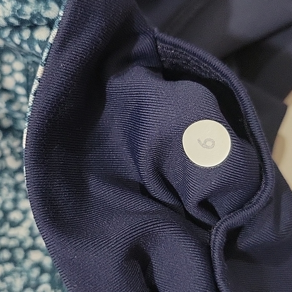 Lululemon Stash It Crop Leggings. - Picture 11 of 12